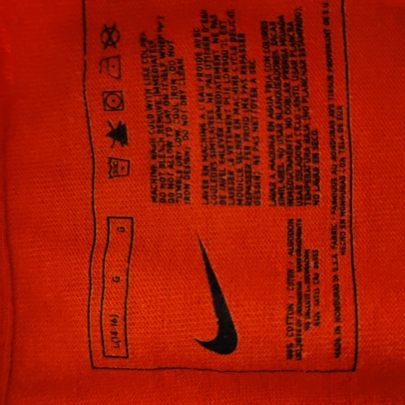 Nike Tshirt - Picture 3 of 4